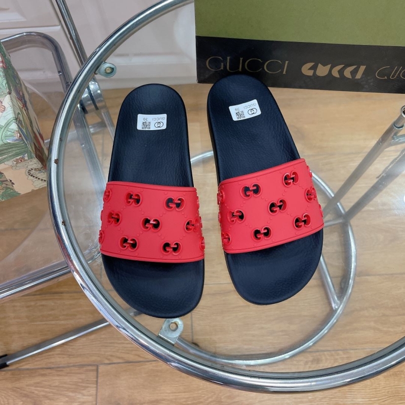 G*u*i slippers